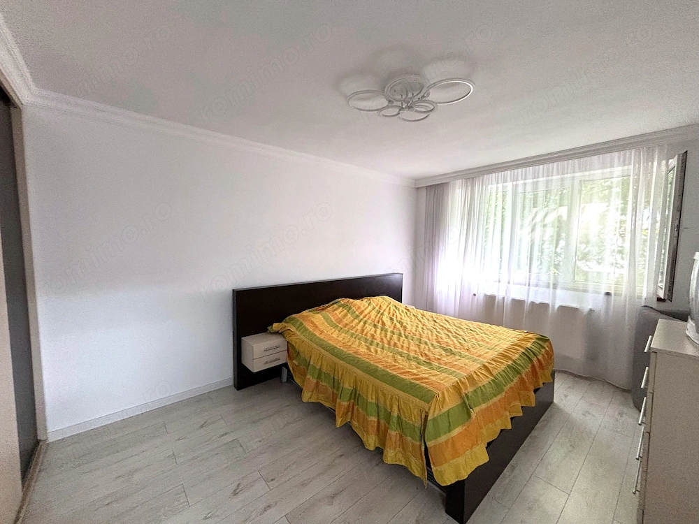 Apartament 3 camere Ozana – etaj 1, parcare inclusă, pet friendly, semi-mobilat