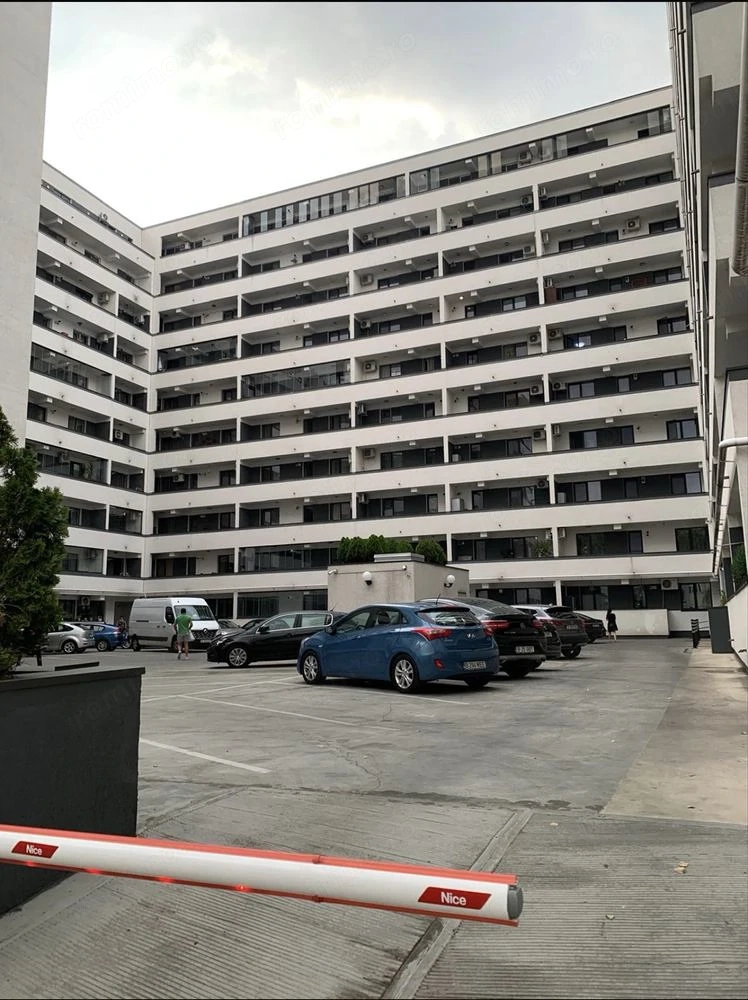 Inchiriez apartament