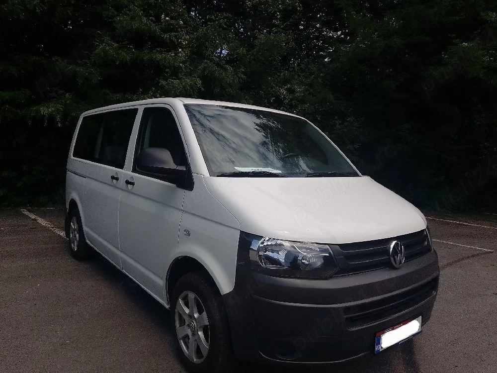 Volkswagen Transporter 9 locuri 