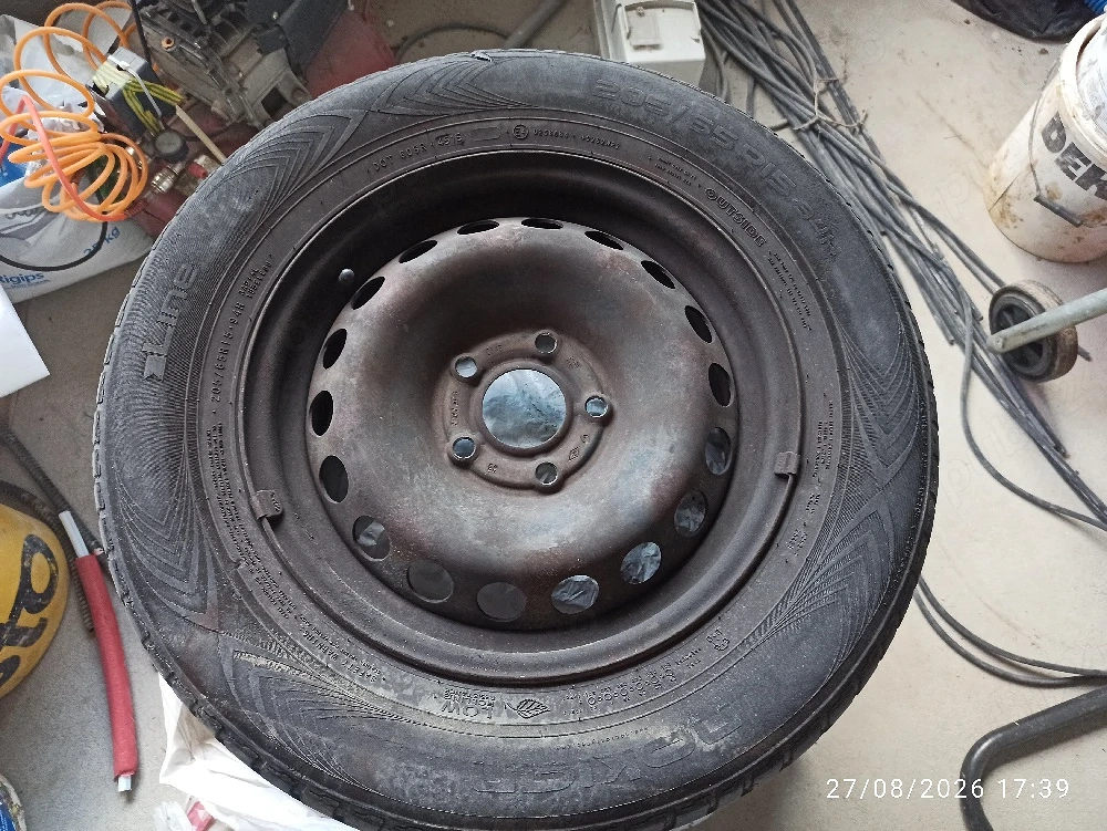 vând 4 jante /roti tabla originale Renault pe 15'