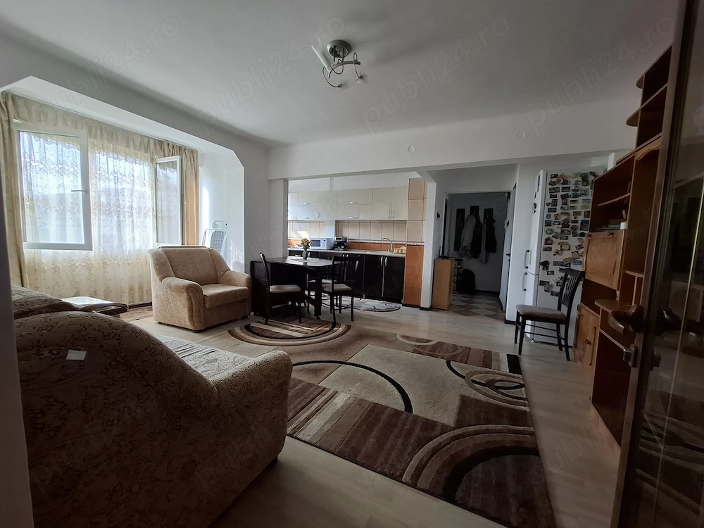 Apartament cu 3 camere de închiriat  ultracentral 
