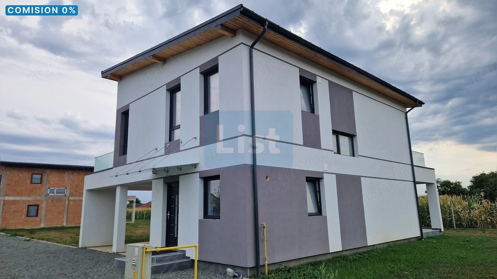 Casa moderna si spatioasa cu 3 dormitoare 2 garaje in Sasar Comision 0