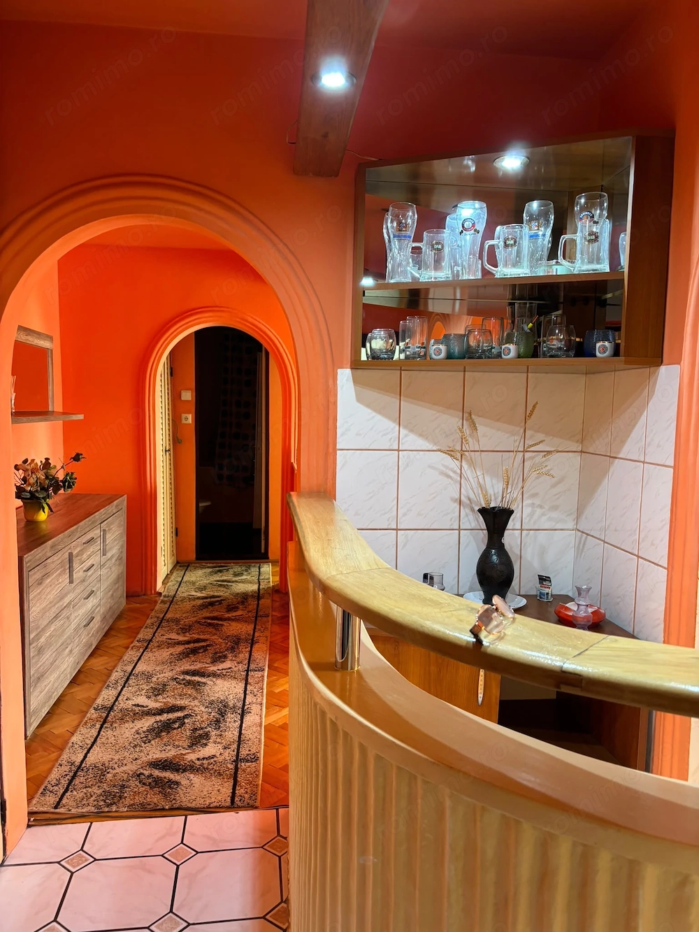 Închiriez apartament 3 camere Rogerius 