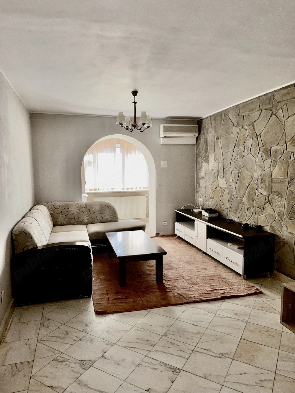   DE ÎNCHIRIAT   Apartament 3 camere + garaj | Botoșani, Bd. Mihai Eminescu