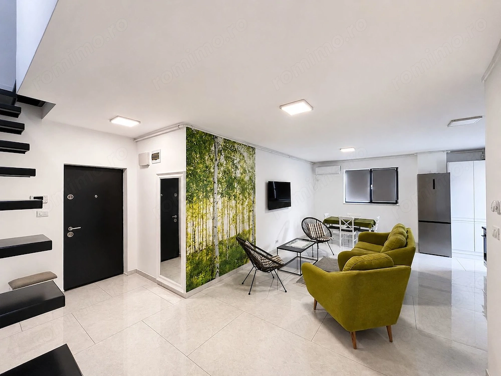 Apartament 3 camere de închiriat Central