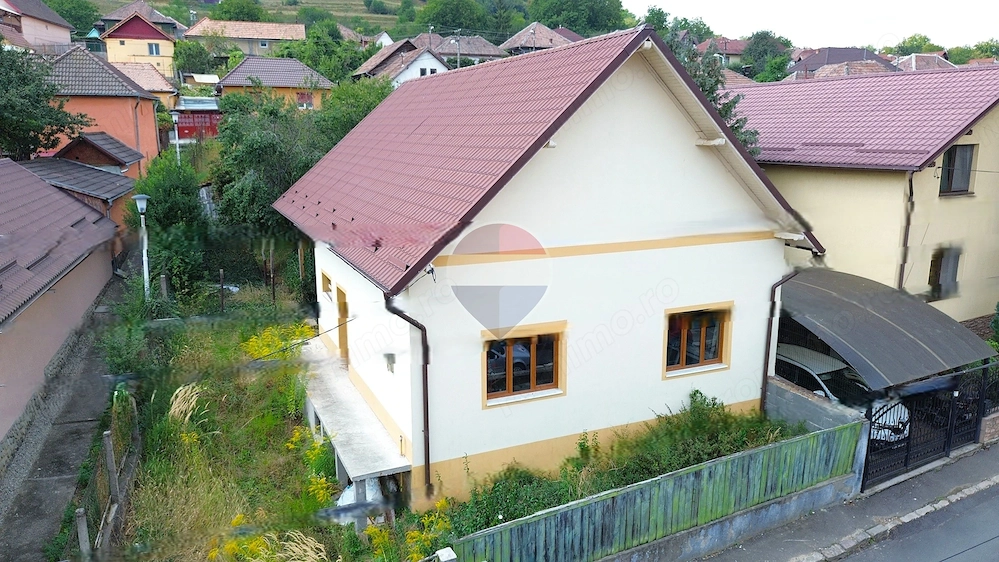 Casă de vânzare în Mediaș, cartier Moșnei-necesita renovare interior
