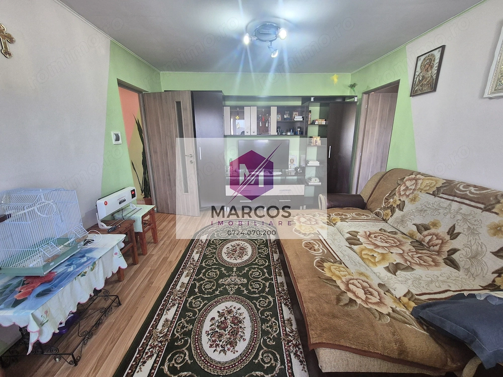 Vand apartament 3 camere Republicii