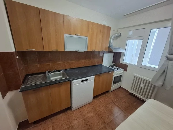 Închiriez apartament 2 camere Titan