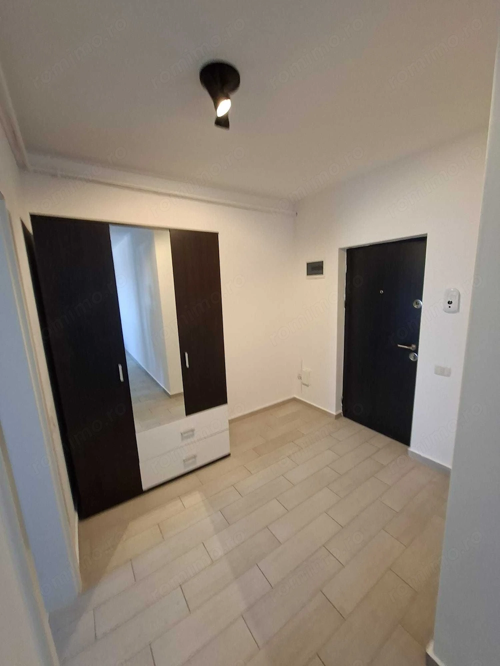 Garsoniera de închiriat Sânpetru Residence