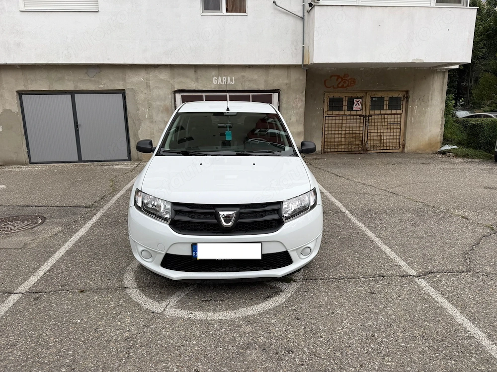 Dacia Sandero 1.2 bnz euro6, 25.200 Km carte service, masina este noua
