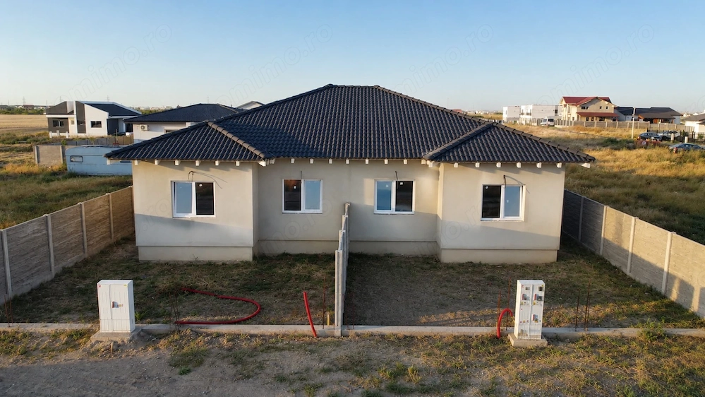 Jumătate de duplex de vânzare 