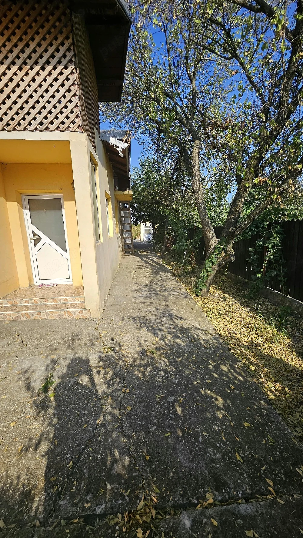 Casa 3 camere 670mp teren