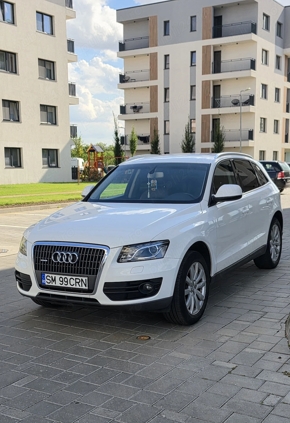 Audi Q5 2.0 TDI Quattro 2011 | Automată | 4x4 | Piele | Xenon LED | Navigație