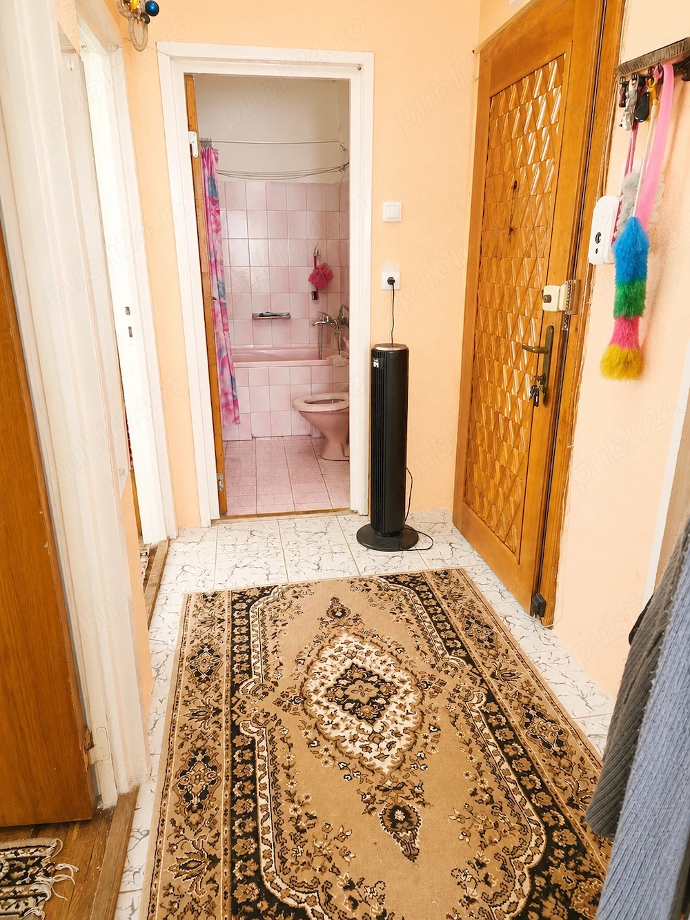 Vând Apartament 3 camere DECOMANDATE în Cisnădie | Acoperiș NOU în garanție, preț atractiv