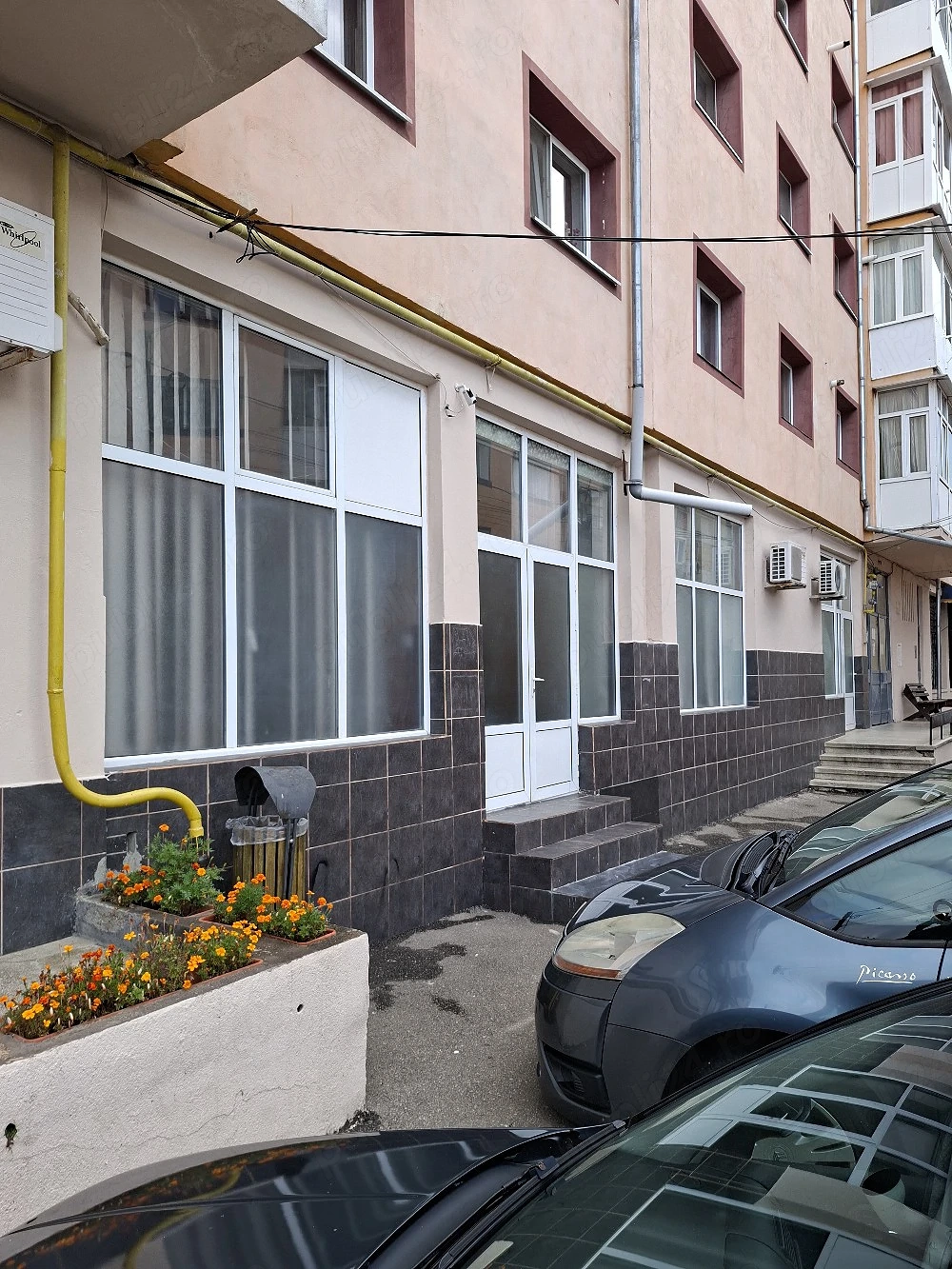 Spatii comerciale sau de locuit 