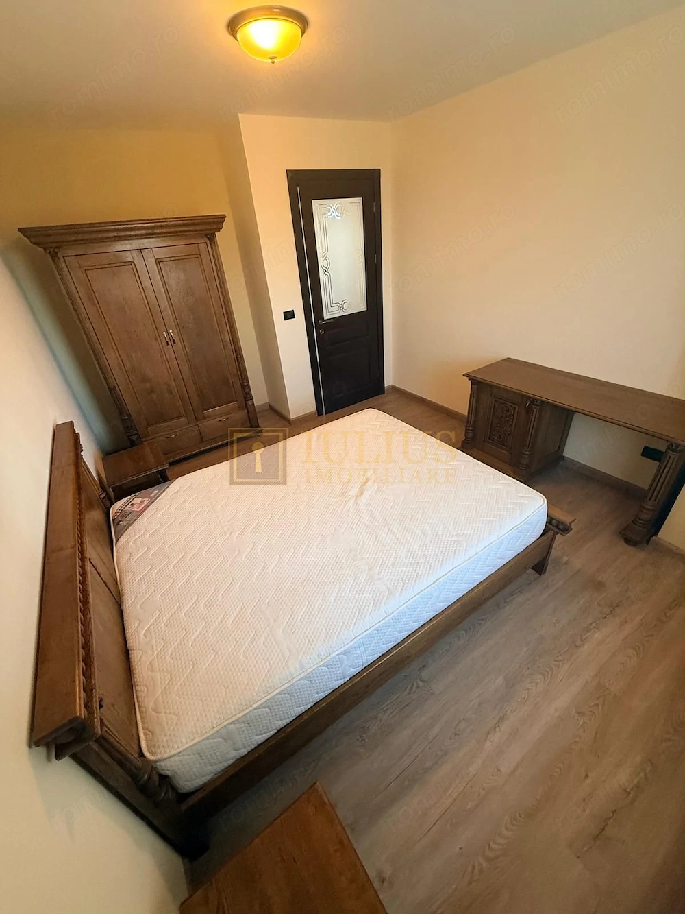 3 camere} Mosnita Noua-Castel Royal| apartament vintage| loc de parcare| balcon