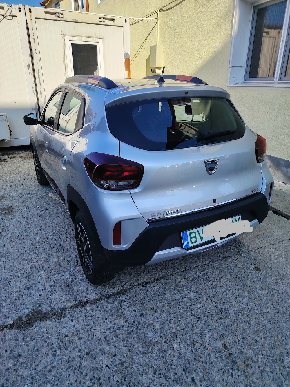 Vand Dacia Spring unic proprietar. 