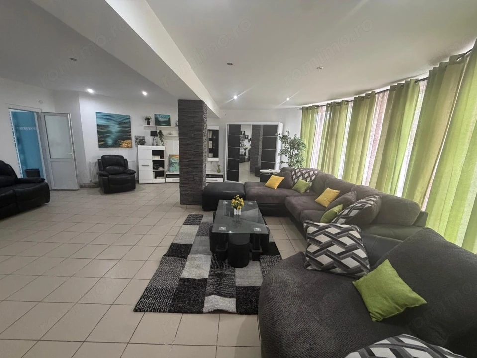  Se vinde casă spatioasa  și spațiu comercial – Butoiești, Mehedinți
