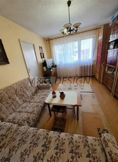Apartament 3 camere zona Dacia etaj 2