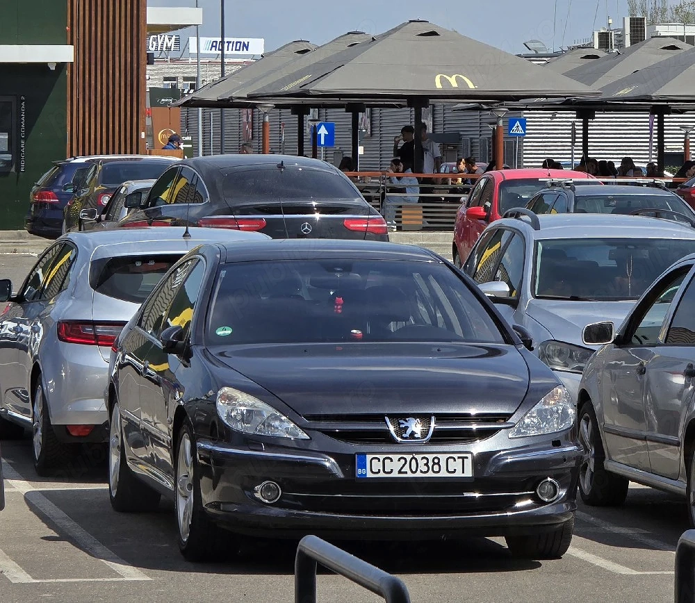 Vând Peugeot 607 2.2 