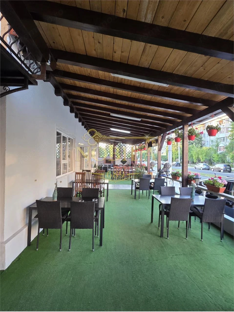 RESTAURANT + CASA P+E  LA PACHET  DE VANZARE ONESTI