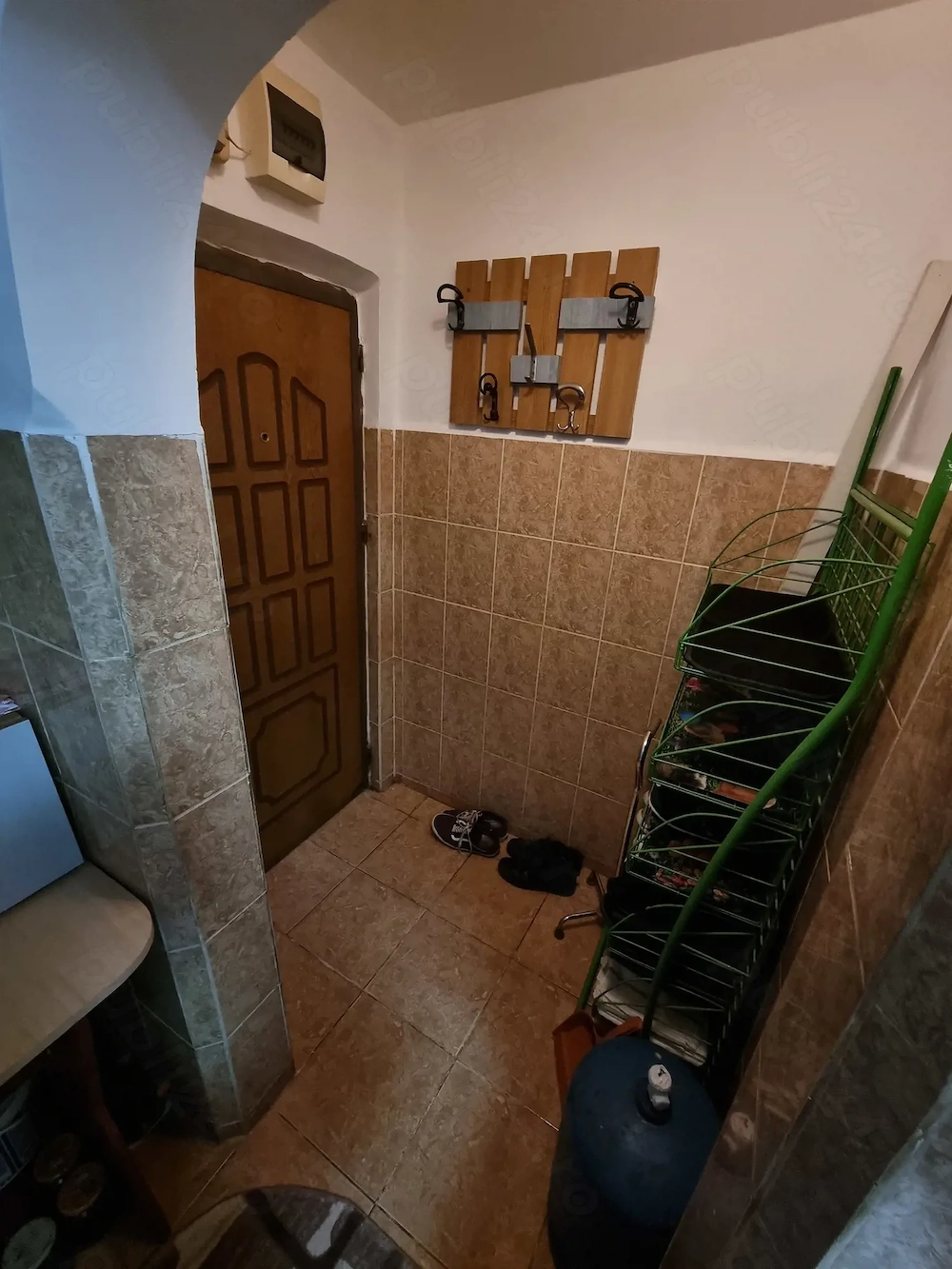 Apartament 2 camere zona 23 august etaj 2 4 36mp