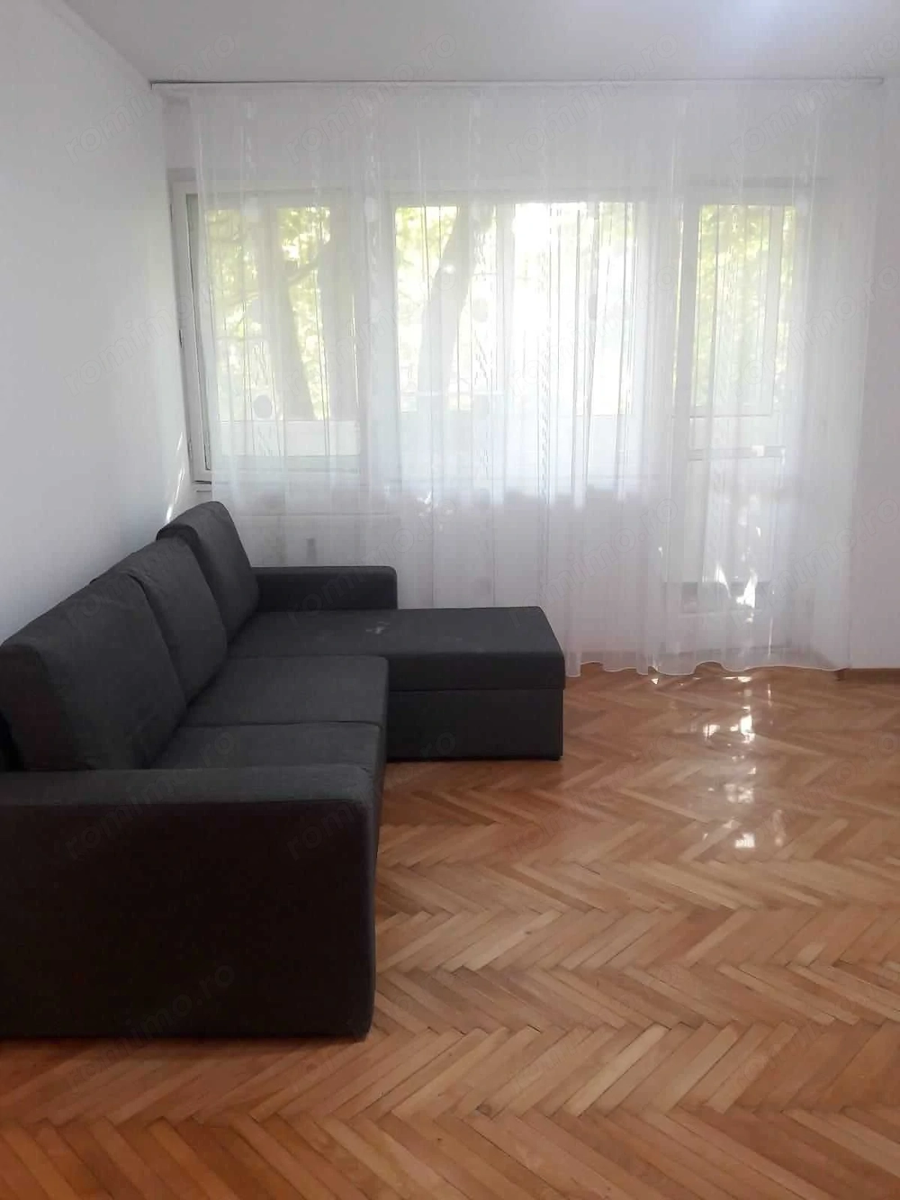 Inchiriez apartament 3 camere Mihai Bravu 1 min de metrou