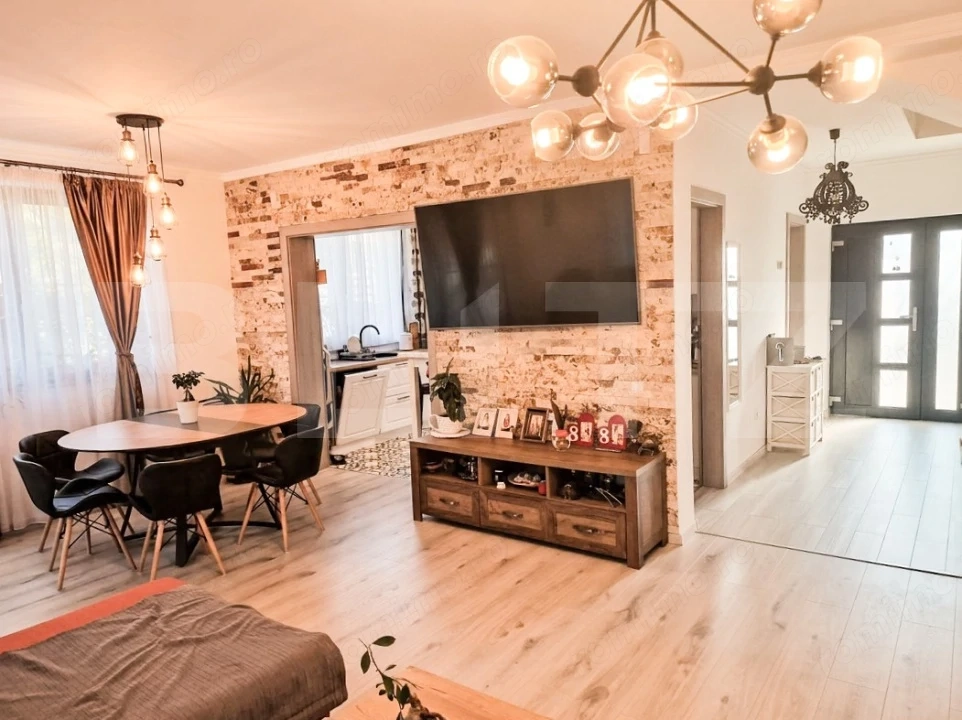 Casă individuală, 112 mp utili, teren 362 mp, zona Dâmbul Rotund