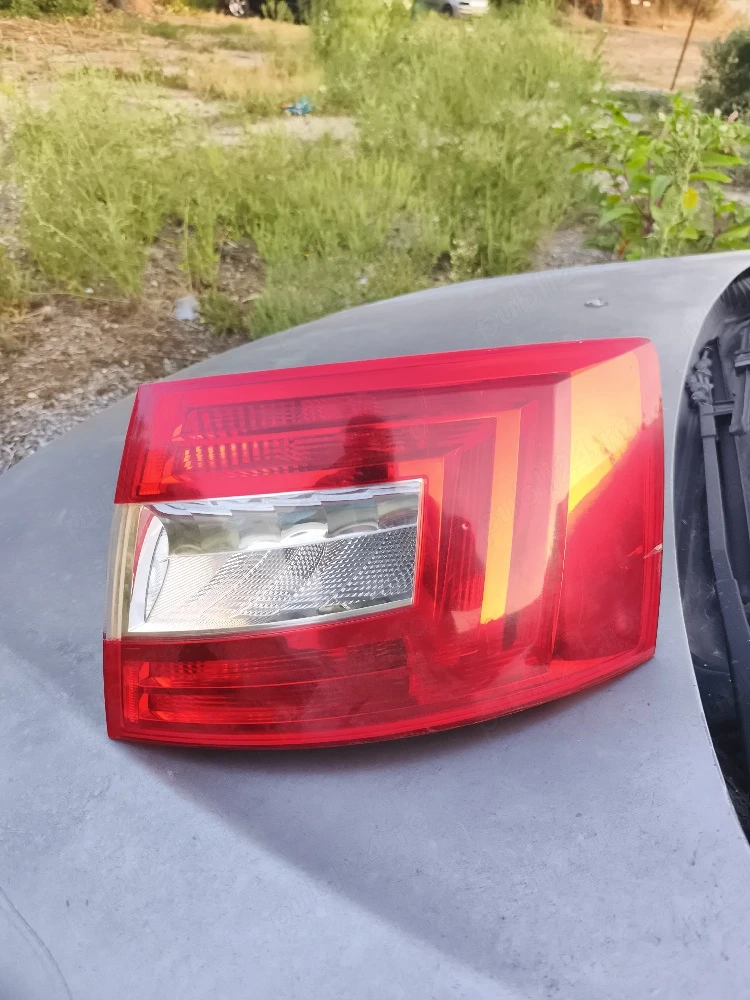 Lampă (triplă, stop) dreapta spate Skoda Octavia 3 originală pentru modelul berlină (hatcback,sedan)
