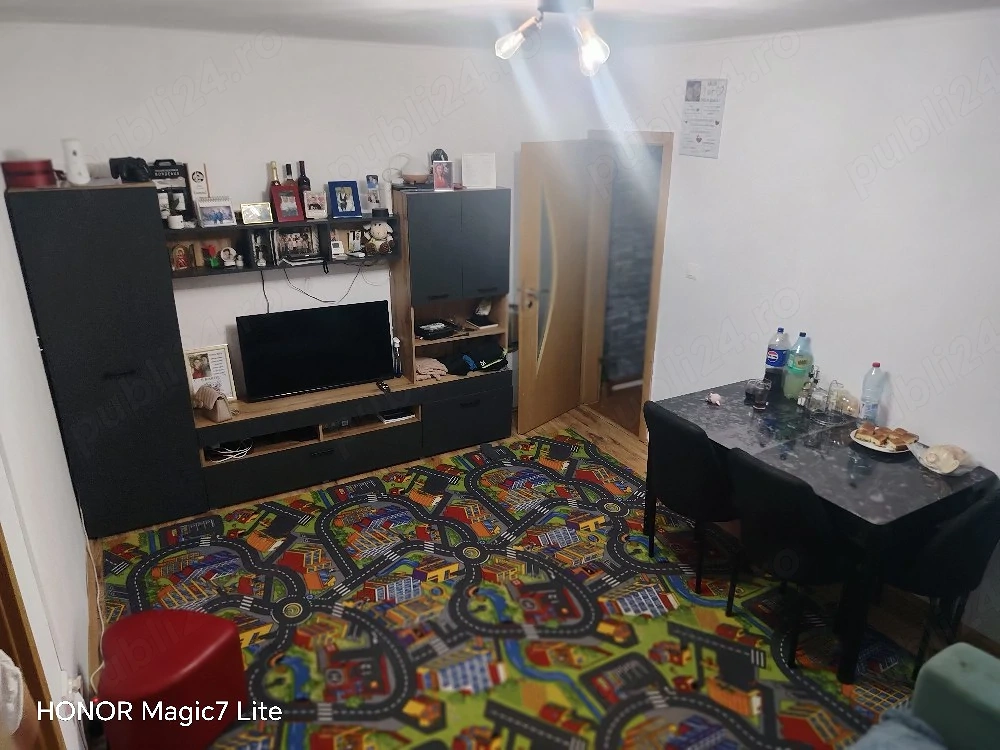  Vând Apartamentul de la proprietar cu 3 Camere Et.1 4