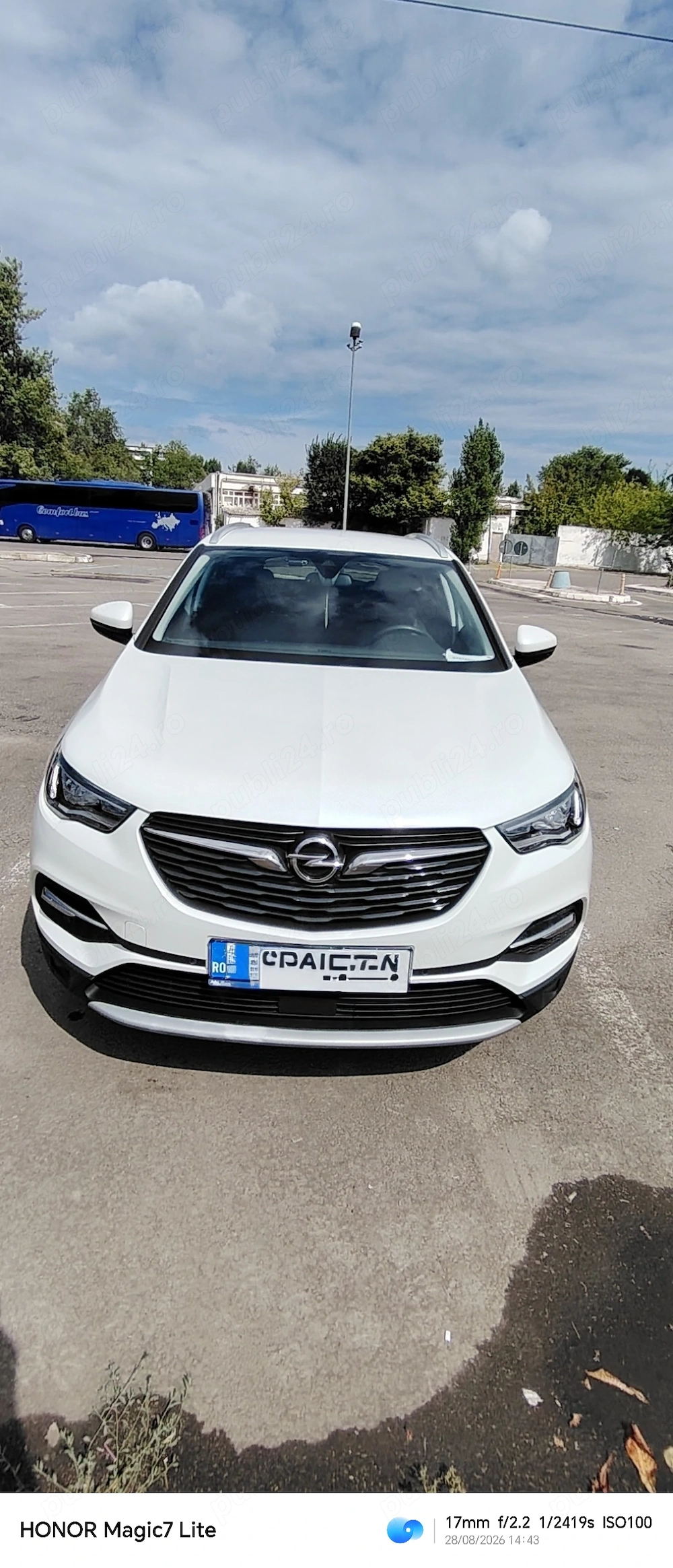 Opel Grandland X 1.2 benzină 130 CP alb perlat
