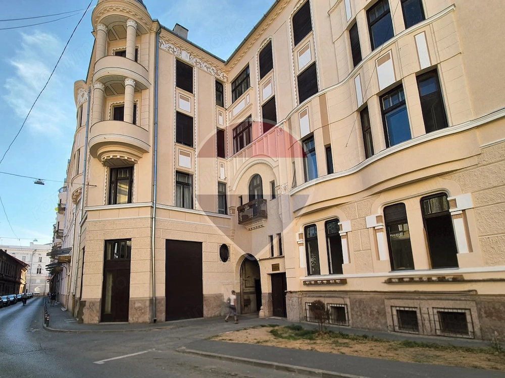 Spațiu comercial cu mezanin în Palatul Bohuș – ultracentral Arad