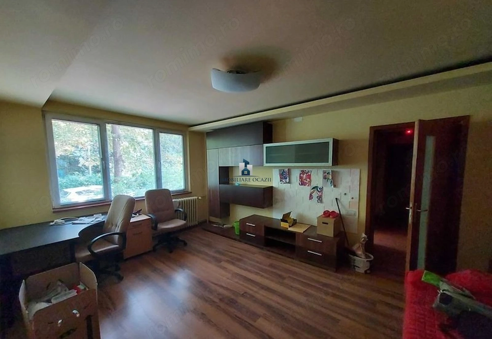 Apartament 3 camere Semidecomandat Resita