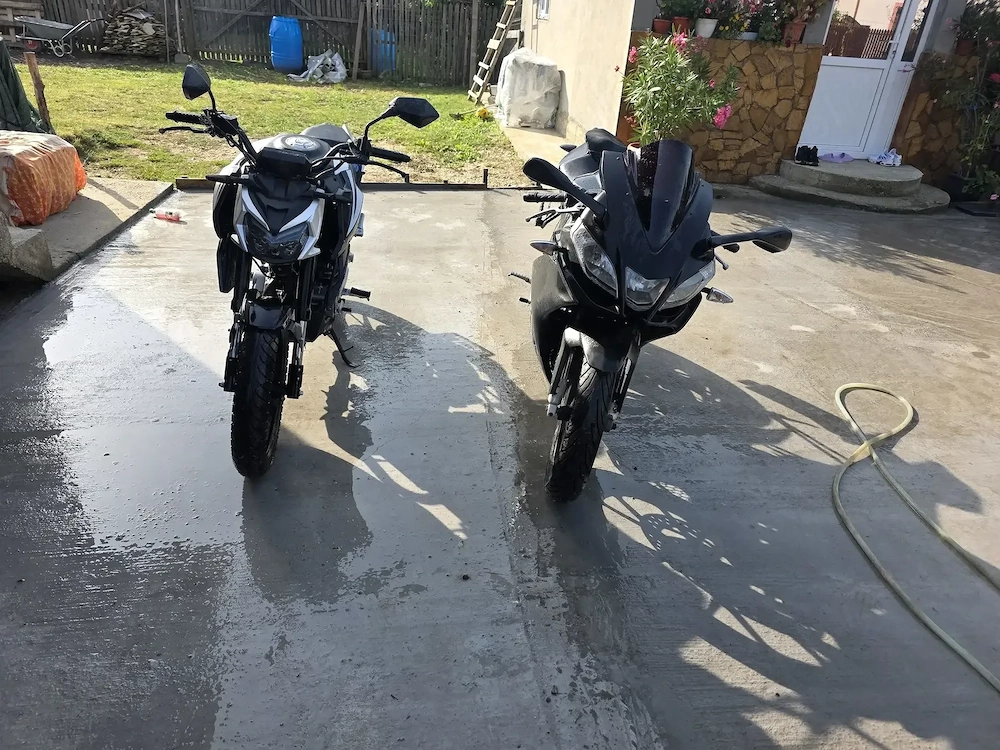 Vand 2 motociclete cu motor de 125 ccm