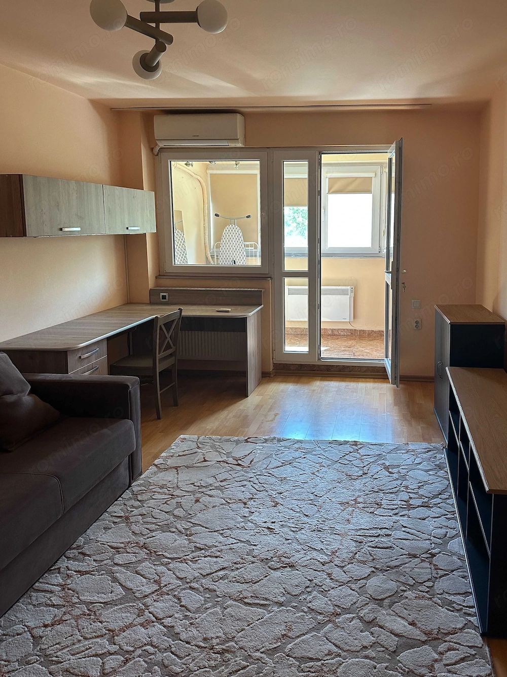 Inchiriez apt 2 camere la 10 mn de metrou Dristor si boiler inclus