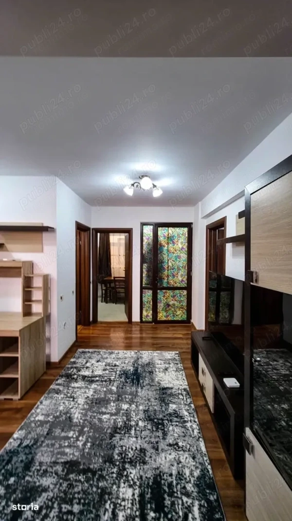 Inchiriez apartament cu 2 camere, complet utilat, loc parcare inclus