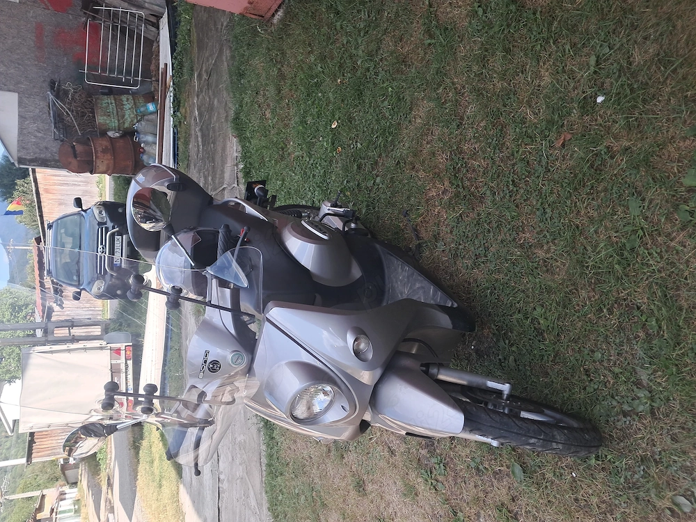 Vând Motociclu Benelli 