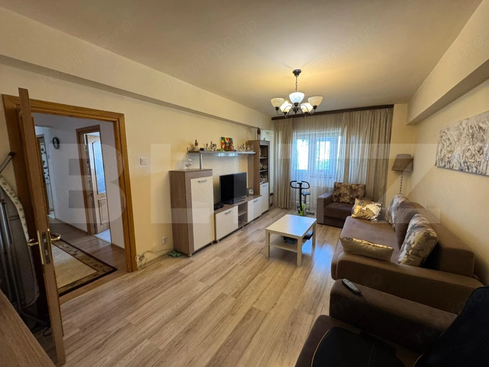 Apartament 4 camere, decomandat, loc de parcare, zona A.I Cuza 