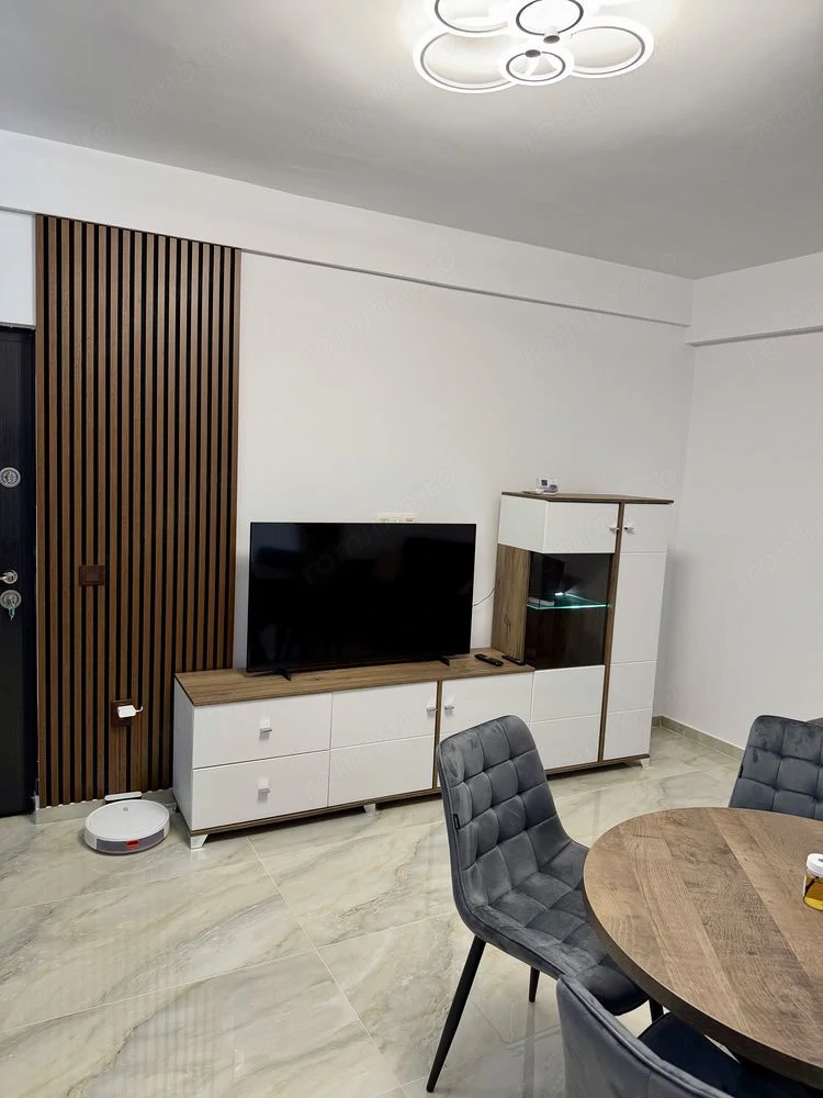 Inchiriez apartament 2 camere in Otopeni. Parcare inclusa.