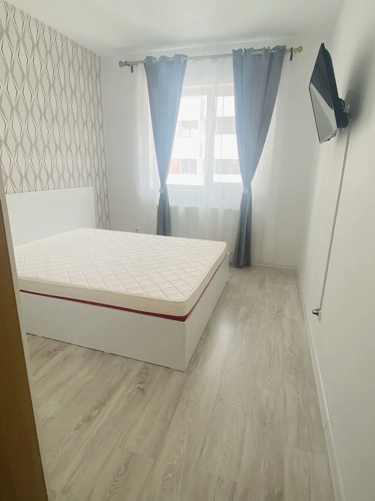 Inchiriez ap 3 camere +loc parcare Militari Residence