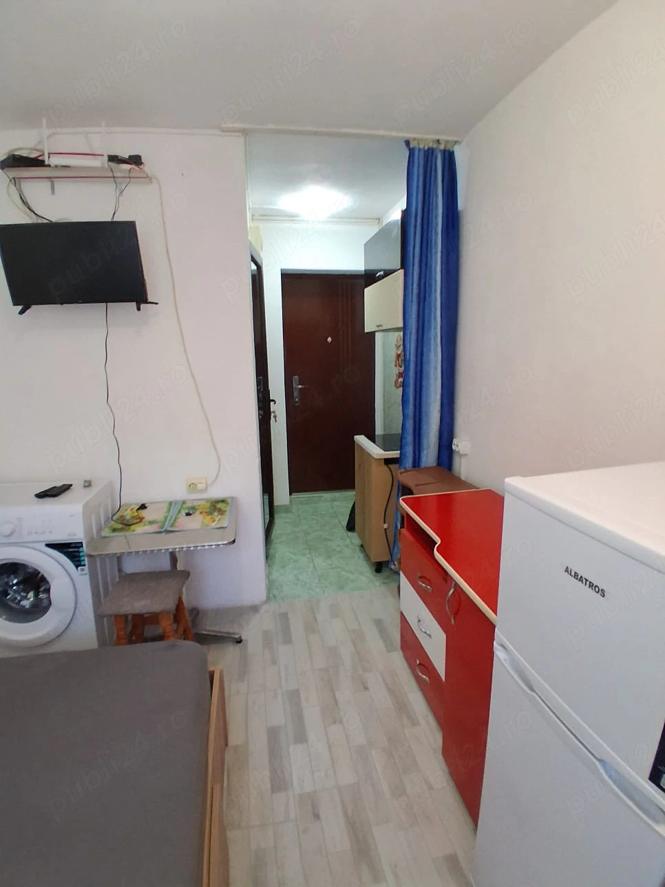 Proprietar inchiriez garsonieră cf3 