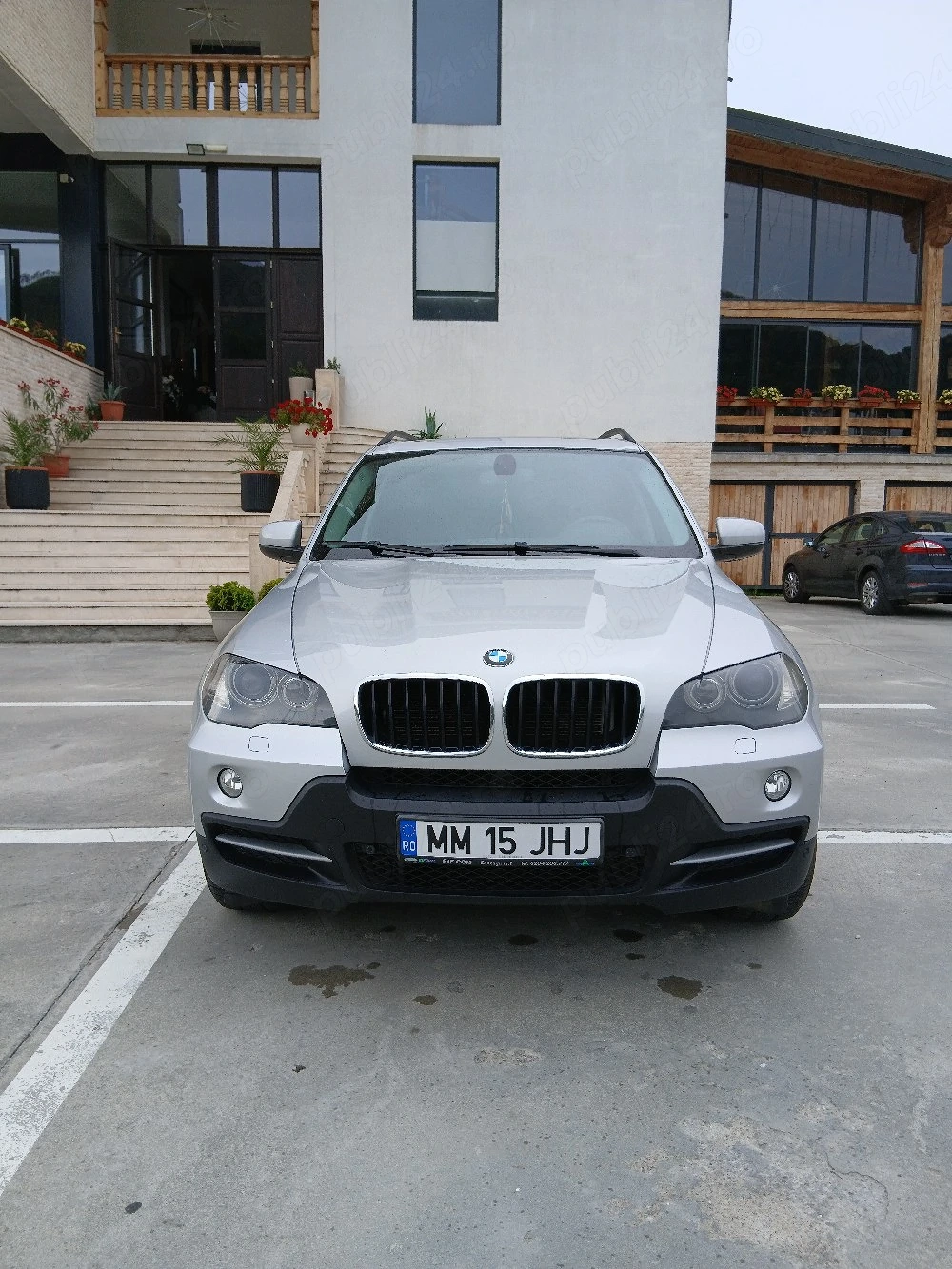 vând BMW X5 X-drive 
