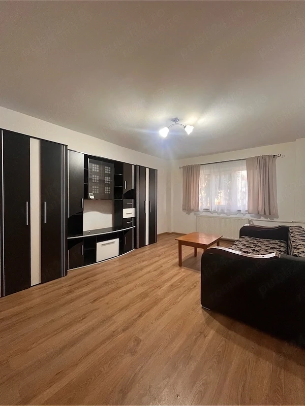 De închiriat apartament 2 camere central