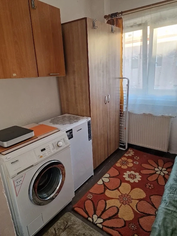 Închiriez garsonieră
