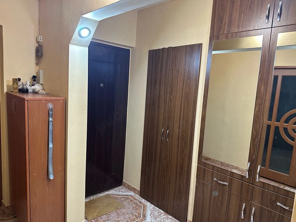 Vand apartament 2 camere confort 1 decomandat