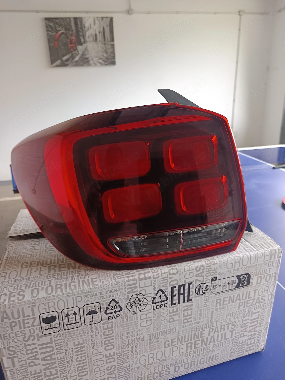 Lampa stop originala stanga Logan 2