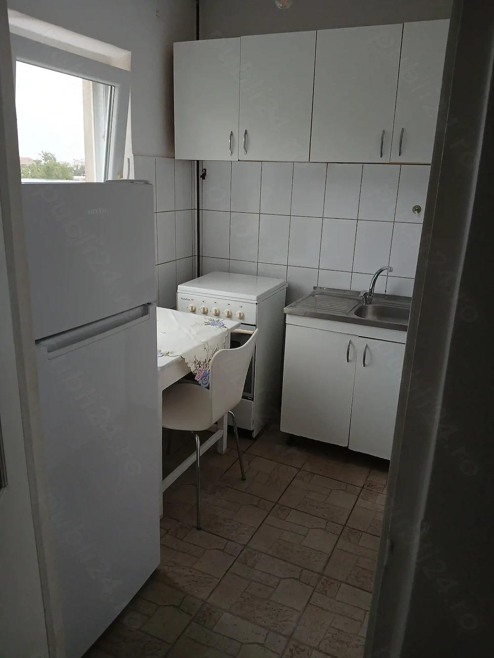 Proprietar inchiriez garsoniera Girocului-Str,Meziad