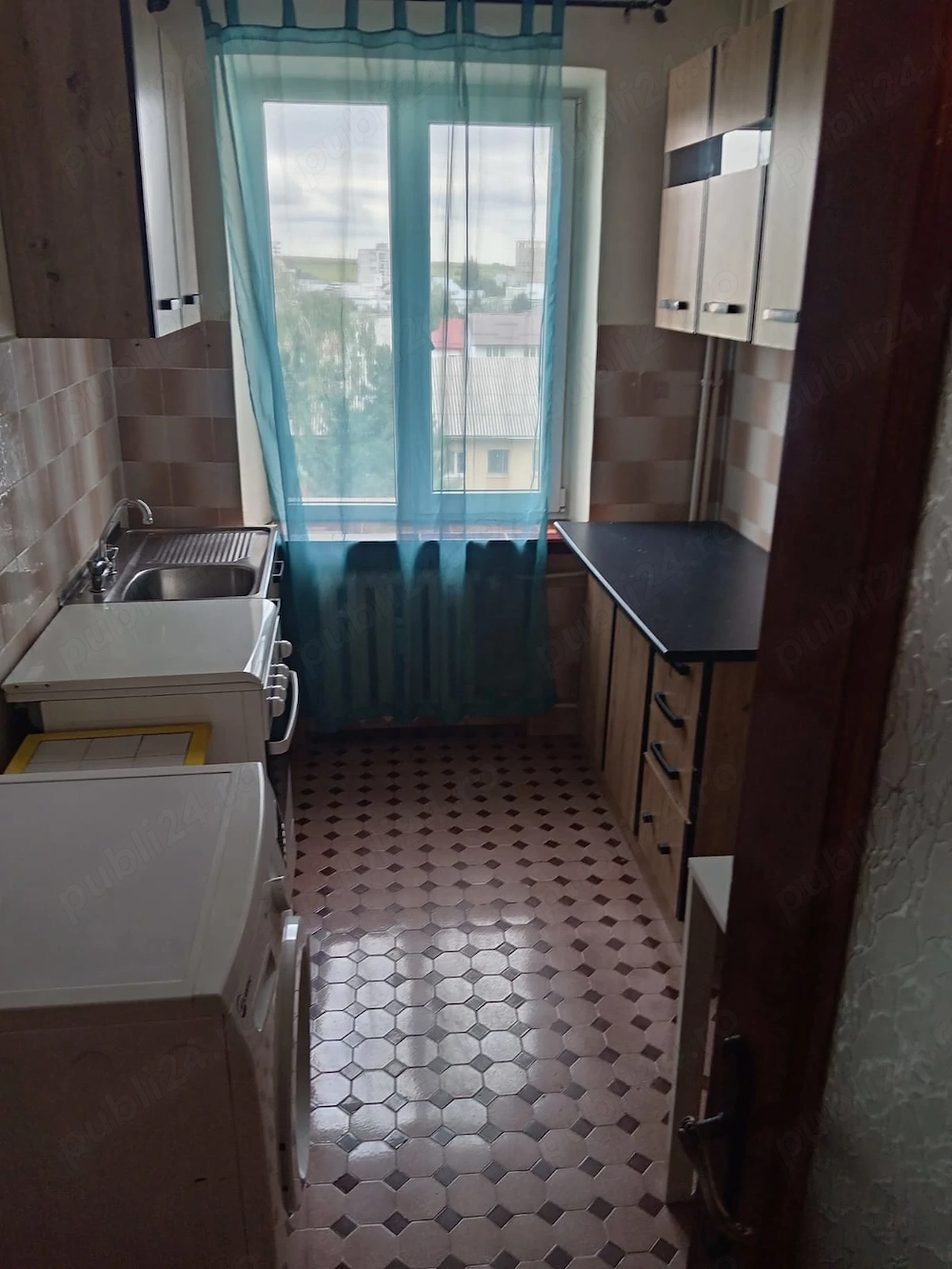 Închiriez apartament sv