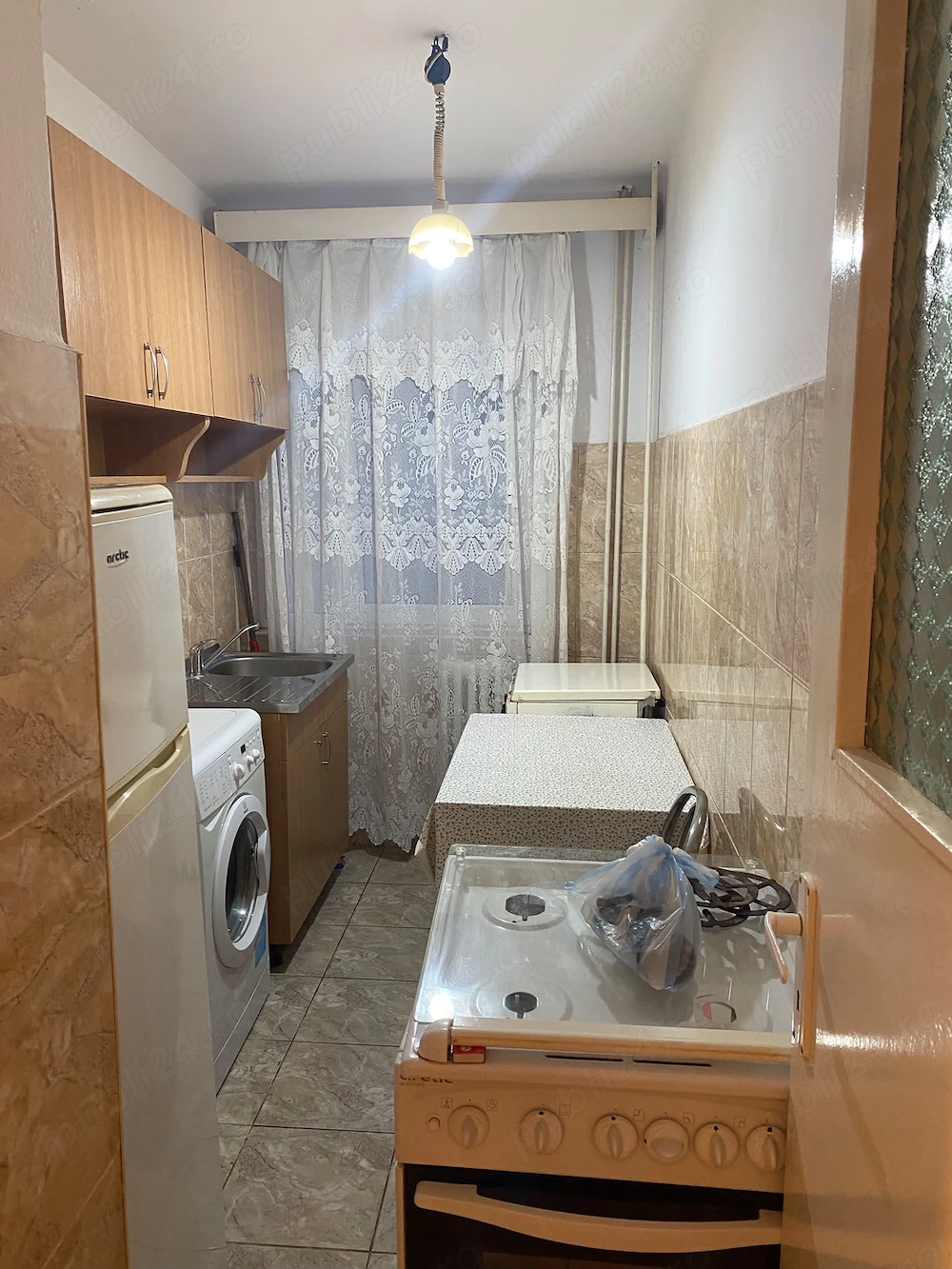 inchiriez apartament cu 1 camera