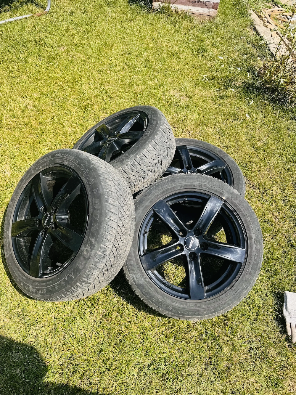 Vând jet 4 jante r17 RIAL